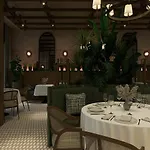 Akra & Hotel 5*