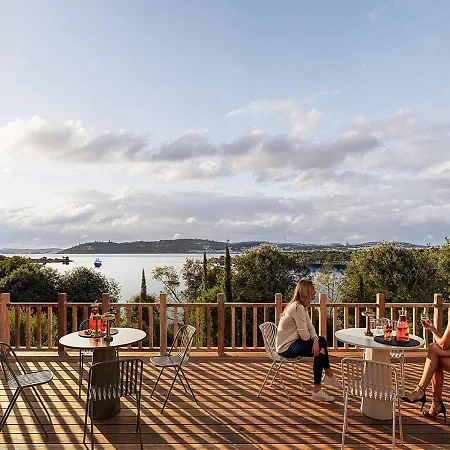 Akra & Ξενοδοχείο