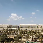 Akra & Hotel 5*
