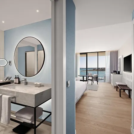 Akra & Hotel 5*