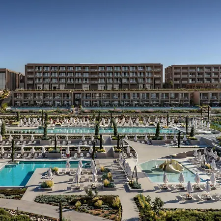 Akra & Hotel
